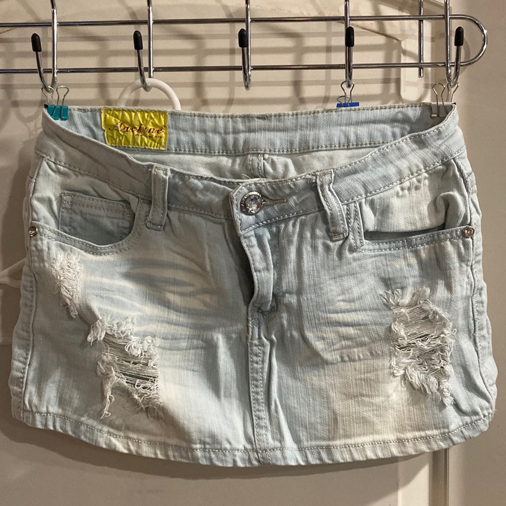 🤑3 for 20$🤑 Short light distressed mini jean skirt